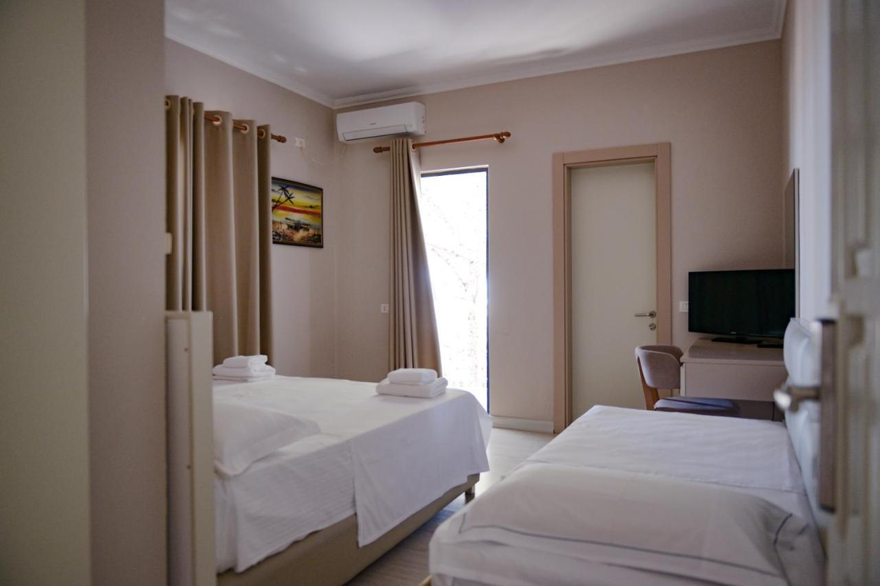 Hotel Andi ดูร์เรส ภายนอก รูปภาพ