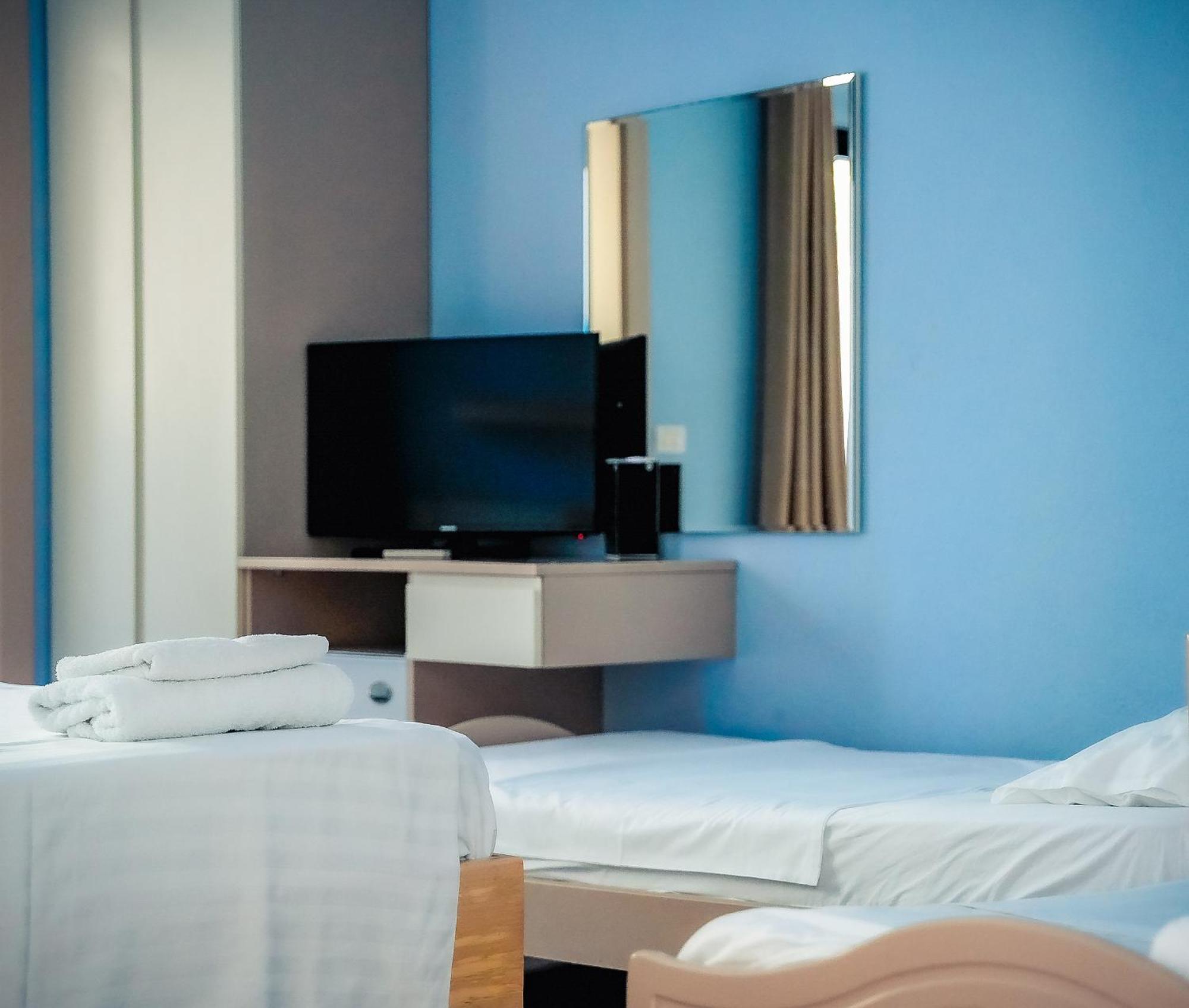 Hotel Andi ดูร์เรส ภายนอก รูปภาพ