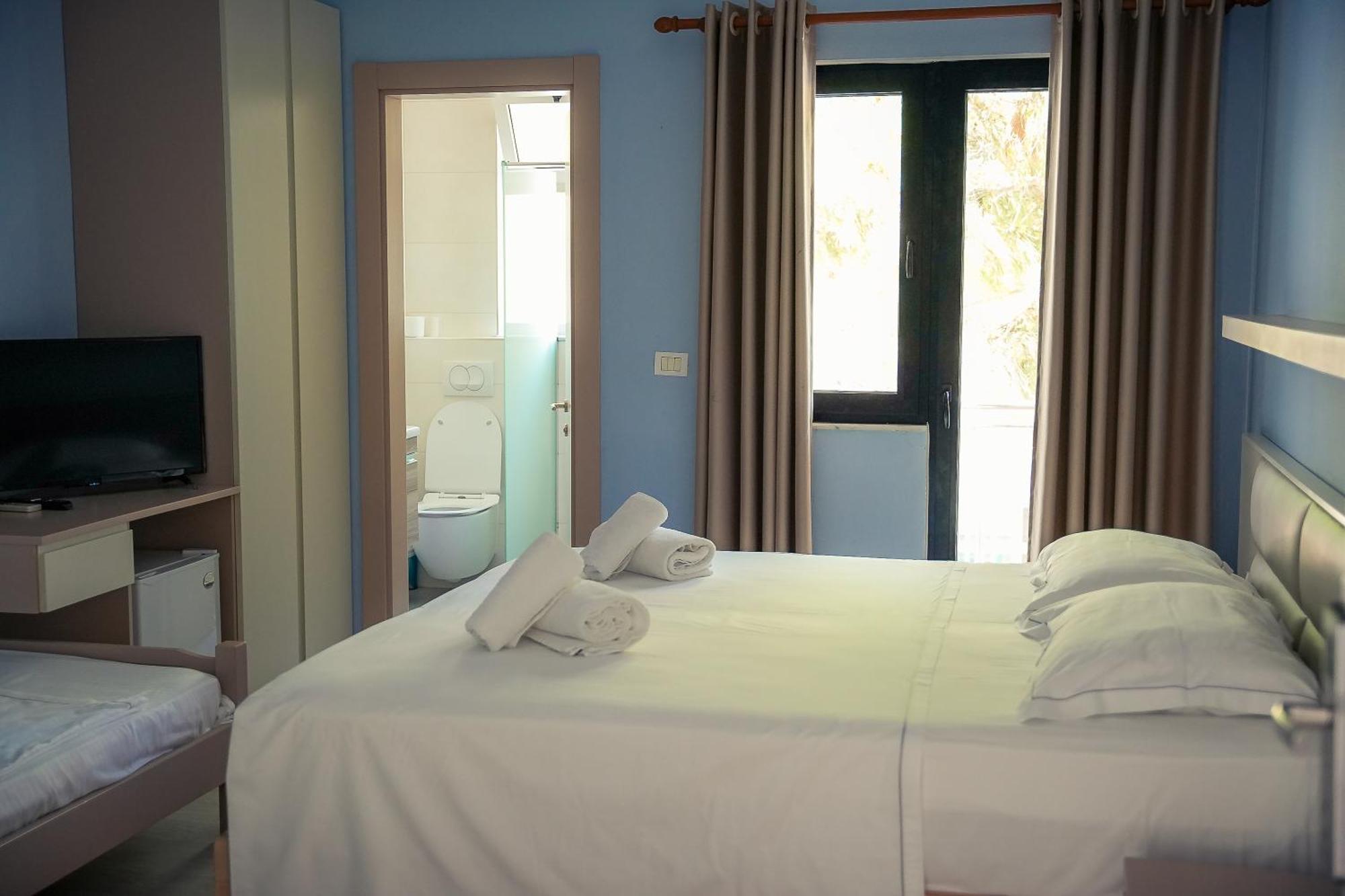 Hotel Andi ดูร์เรส ภายนอก รูปภาพ